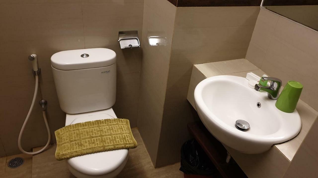 Biz Hotel City Center Ambon Exterior foto